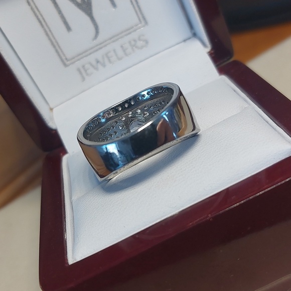 Silvertone Wide Clear Stone Band Ring Solitaire Size 10 Mens Or Womans - Picture 5 of 5